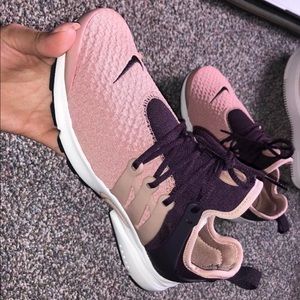 NIKE WMNS AIR PRESTO PORT WINE SUMMIT & PINK